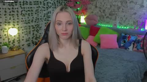 Gina online show from May 15, 1:47 am