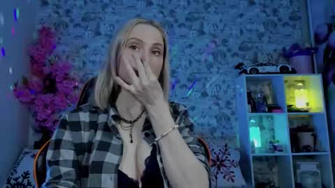 Gina online show from April 14, 1:09 am