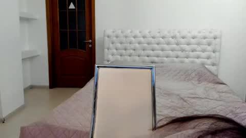 Kate online show from December 19, 9:27 am