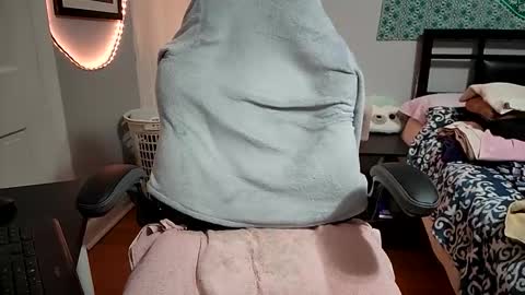 Gina James online show from June 6, 2:06 am