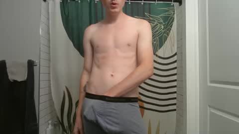 Gingerbr3ad121 online show from September 12, 2:24 am