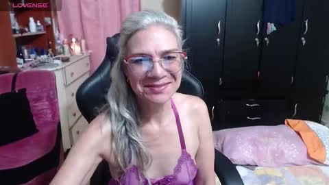 Mary online show from November 5, 6:04 am