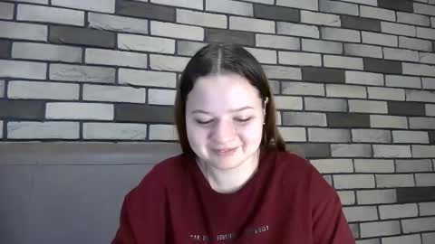 girl_cute07 online show from May 6, 9:54 pm