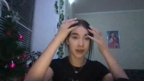 girl_sue online show from December 13, 8:04 pm