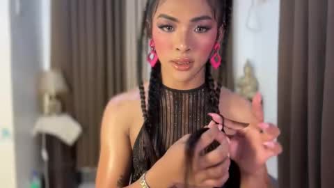 queen ronna online show from February 17, 8:02 am