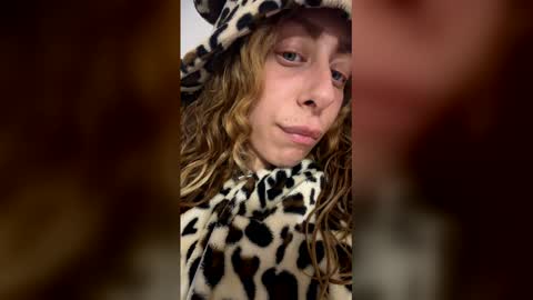 girlkinky845 online show from April 4, 10:50 pm