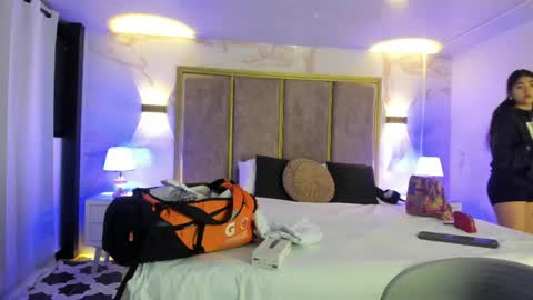     online show from March 18, 10:54 am