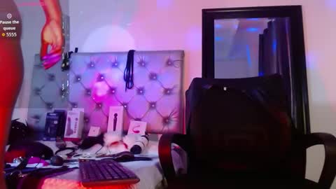 gisell taylor online show from February 15, 5:33 pm