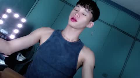 givemethrillx online show from March 22, 12:58 am