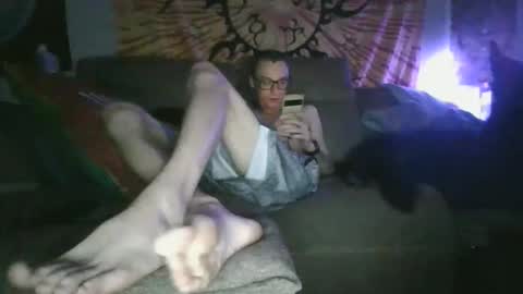 glassknight96 online show from April 28, 9:13 am