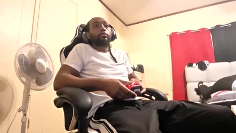 glomightyj online show from February 1, 1:02 am