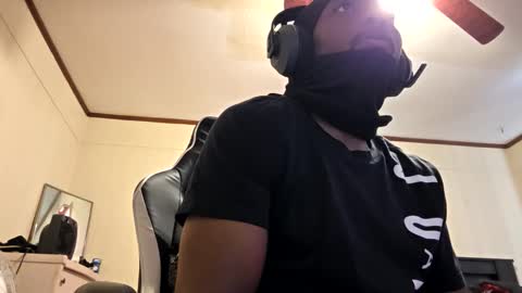 glomightyj online show from April 28, 6:45 pm