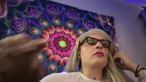 Glow Goddess online show from January 11, 8:42 am