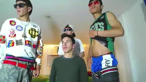 THOMAS AND DAMIAND online show from November 30, 6:59 pm