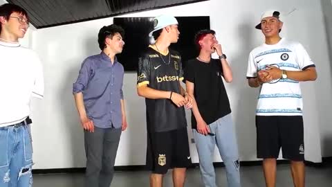 THOMAS AND DAMIAND online show from September 11, 6:20 pm