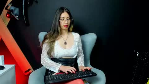 GoddesLeila online show from June 10, 3:55 pm