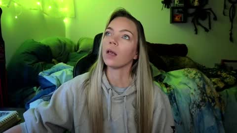 Patricia Mars           Goddess of Mars twitter thegoddessmindy online show from January 2, 12:46 pm