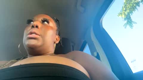 Snapshot of goddessjamila chatting on October 1, 9:46 pm goddessjamila online show from October 1, 9:46 pm