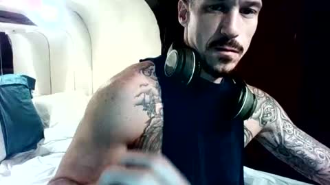 goinwild8900 online show from December 11, 9:41 am