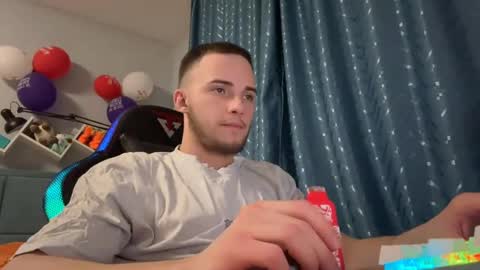 Golden boyyy21 online show from March 12, 10:50 pm