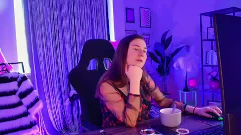 Gloria online show from May 10, 9:04 am