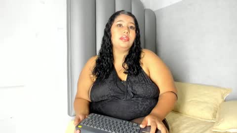 GoldenKiss  online show from June 6, 8:37 pm