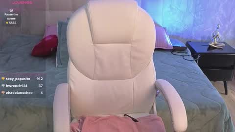 golden_muse online show from March 27, 8:26 am