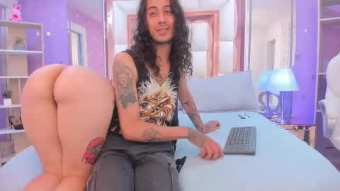 goldentemptation_ online show from April 16, 8:20 pm