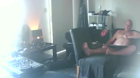 goldyguy011 online show from April 11, 3:33 am