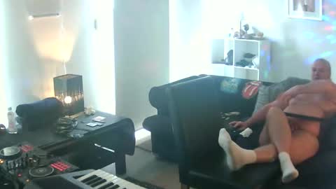 Snapshot of goldyguy011 chatting on October 1, 1:48 am goldyguy011 online show from October 1, 1:48 am
