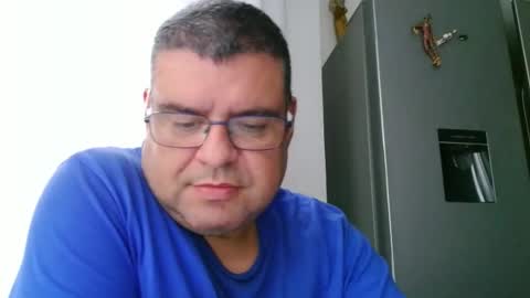 gomezgonz5 online show from October 14, 4:10 pm