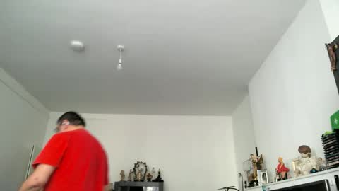 gomezgonz5 online show from October 21, 1:48 pm