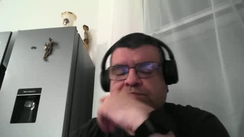 gomezgonz5 online show from October 18, 9:08 pm