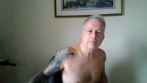 Snapshot of goodgriefnotagain chatting on October 21, 9:47 am Goodgriefnotagain online show from October 21, 9:47 am