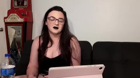 goodgrl1799 online show from January 6, 3:21 am