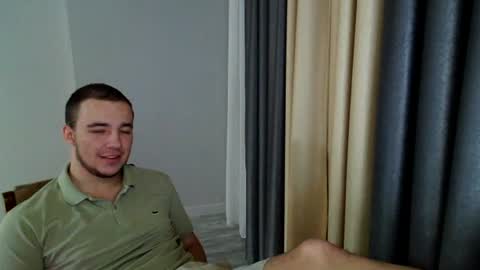 Snapshot of goodmasterpum chatting on October 20, 2:44 pm Pum online show from October 20, 2:44 pm