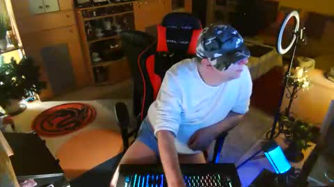 google5001 online show from February 28, 8:24 pm