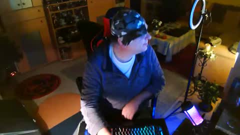 google5001 online show from January 9, 10:15 pm