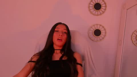 Rose  online show from December 7, 9:33 am