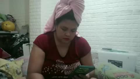 Snapshot of gorgeousselenaxx chatting on March 4, 6:04 am gorgeousselenaxx online show from March 4, 6:04 am