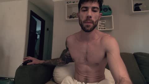 gottalovelatinas online show from March 28, 6:31 pm