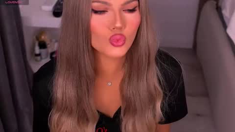 Grace online show from October 3, 2:58 pm