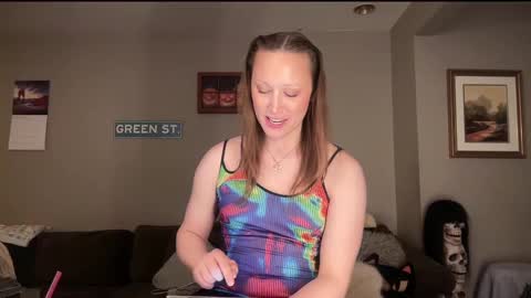 Snapshot of greenxxxqueen chatting on February 18, 6:15 am SexQueen Nikki online show from February 18, 6:15 am