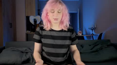 Greg-independent model online show from April 7, 8:55 pm