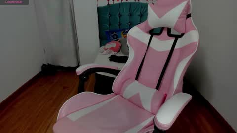 Snapshot of greicy_rouse chatting on February 21, 11:54 pm greicy_rouse online show from February 21, 11:54 pm