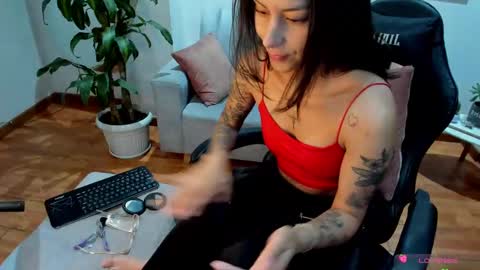 Snapshot of greta_miss chatting on February 4, 2:07 am  Emmy  online show from February 4, 2:07 am