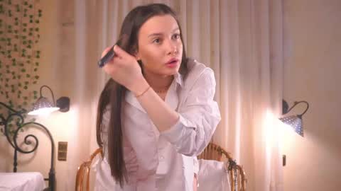 Gwen online show from April 11, 1:15 pm