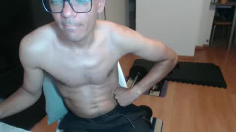 guachin_new online show from February 15, 5:32 am