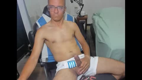 Snapshot of guachin_new chatting on January 27, 2:53 am guachin_new online show from January 27, 2:53 am