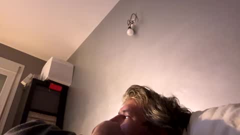 guardiannif_ online show from February 22, 2:39 am